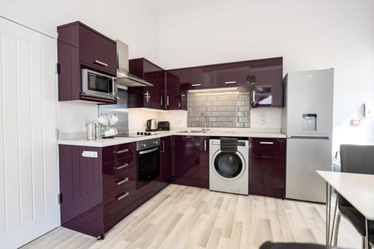 Elm - Kitchen